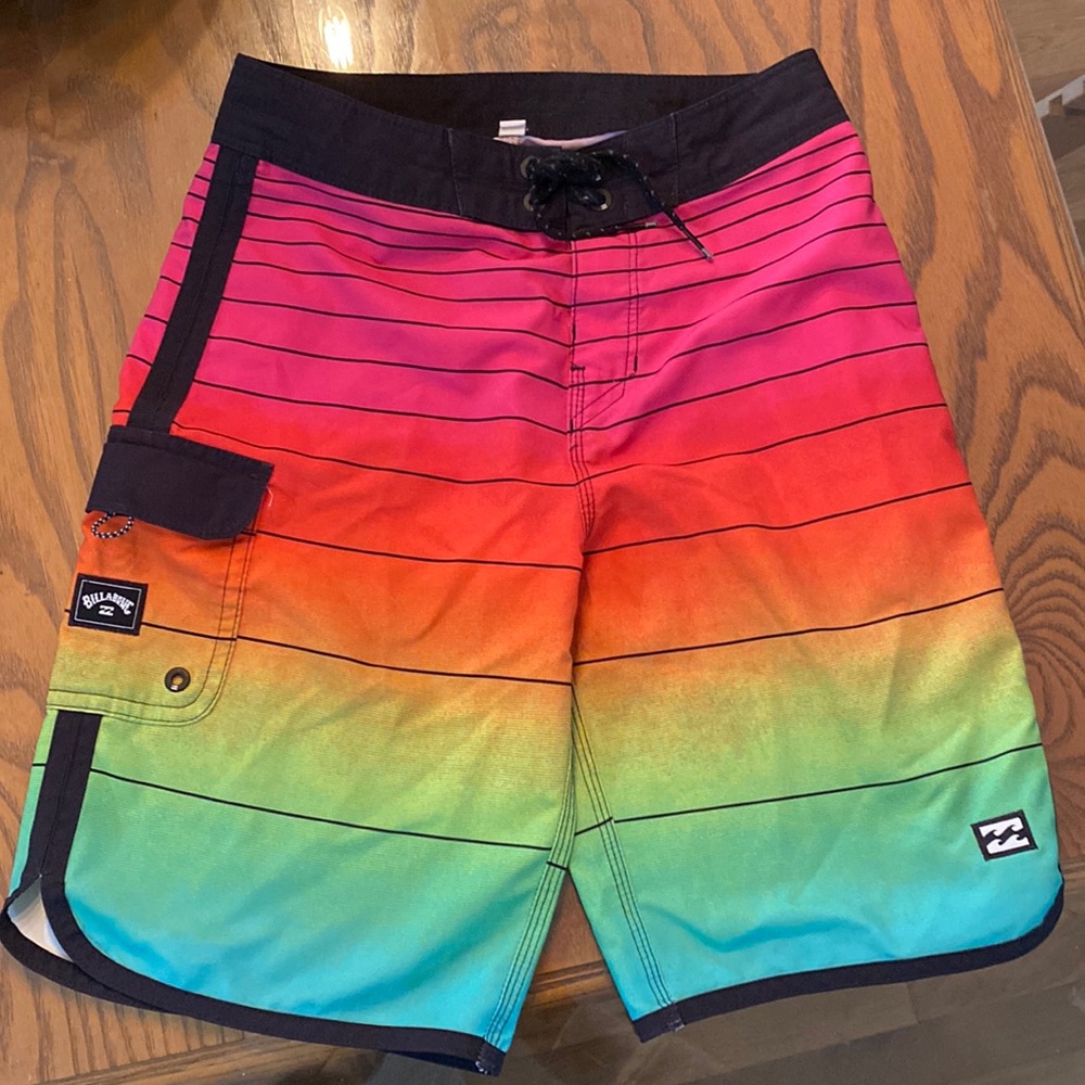 Billabong size 25 boardshorts